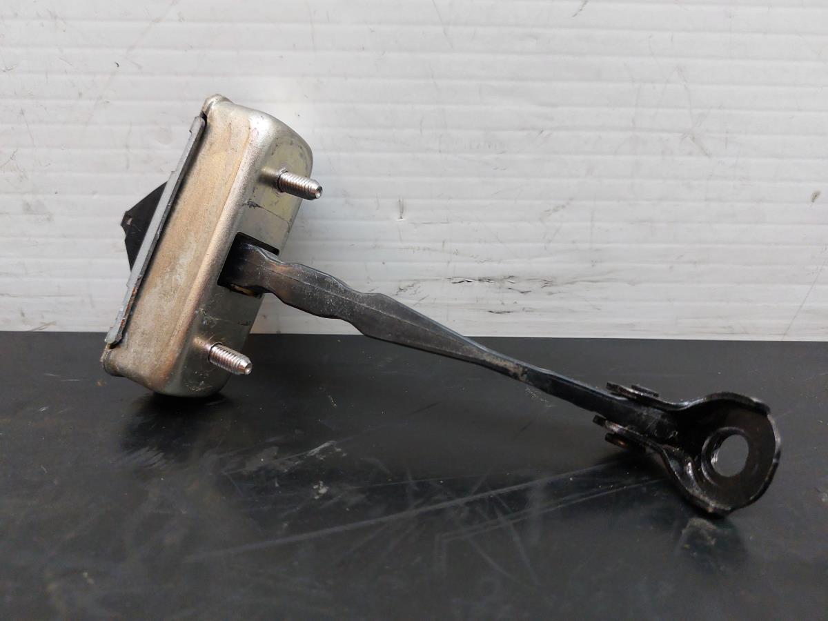 Left front Door limiter  MAZDA 6 Sedan (GJ, GL) Imagem-1