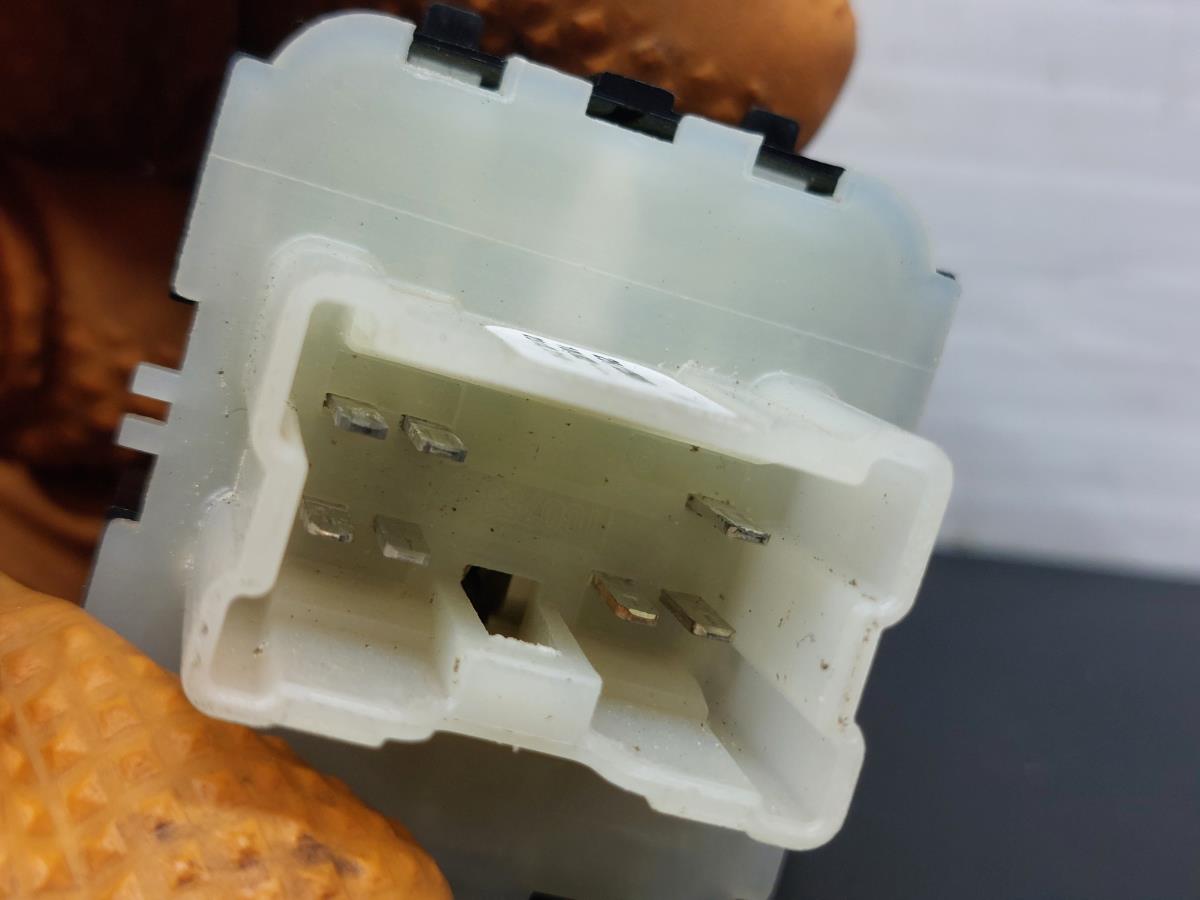 Comando / botão / interruptor vidros frente direito DACIA Jogger Imagem-2