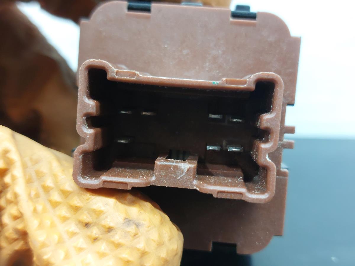 Comando / botão / interruptor vidros frente direito DACIA Jogger Imagem-2