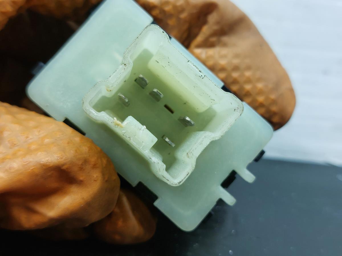 Comando / botão / interruptor vidros frente direito DACIA Jogger Imagem-3