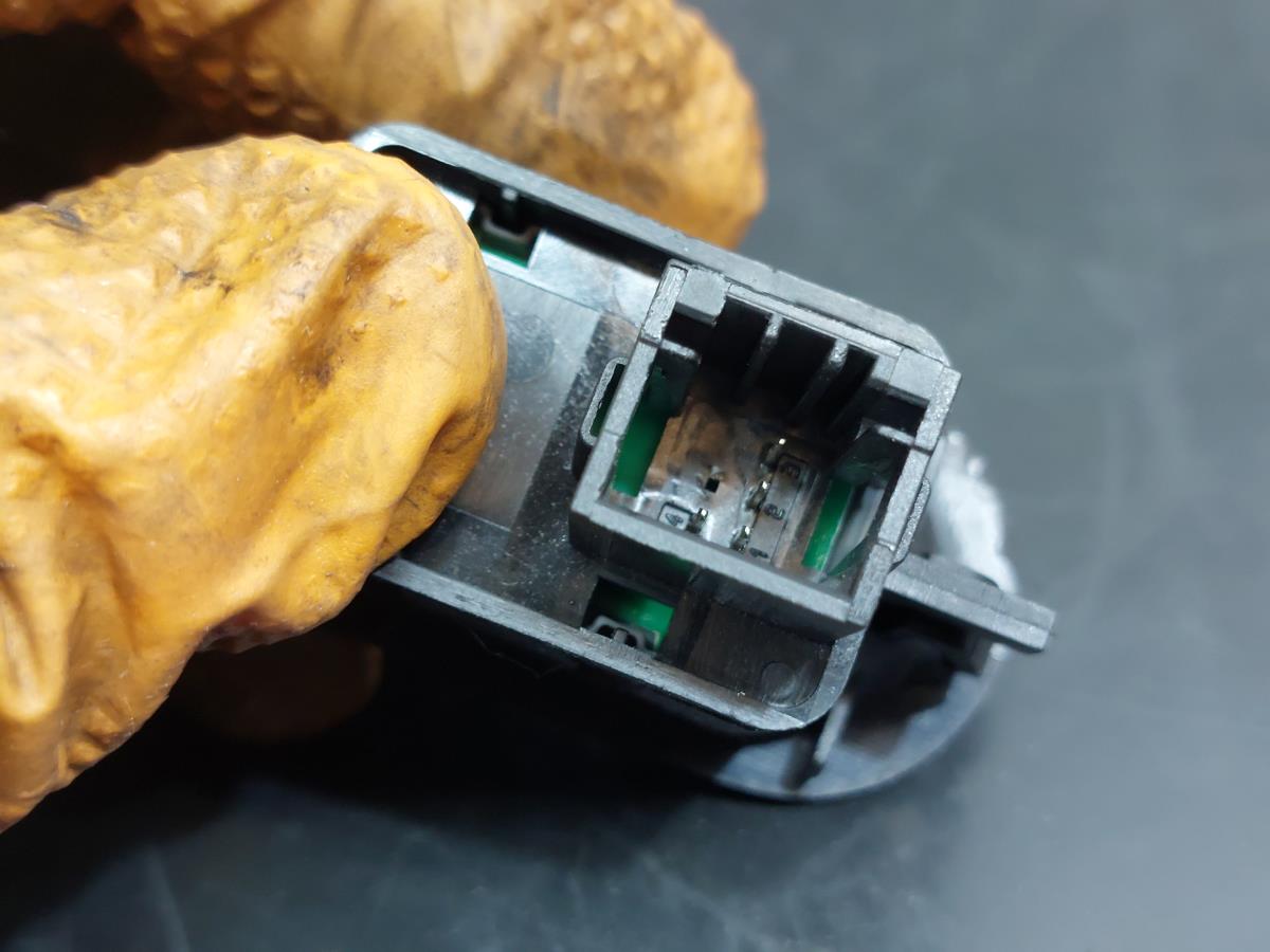 Comando / botão / interruptor vidros frente direito CITROËN C3 I (FC_) Imagem-3