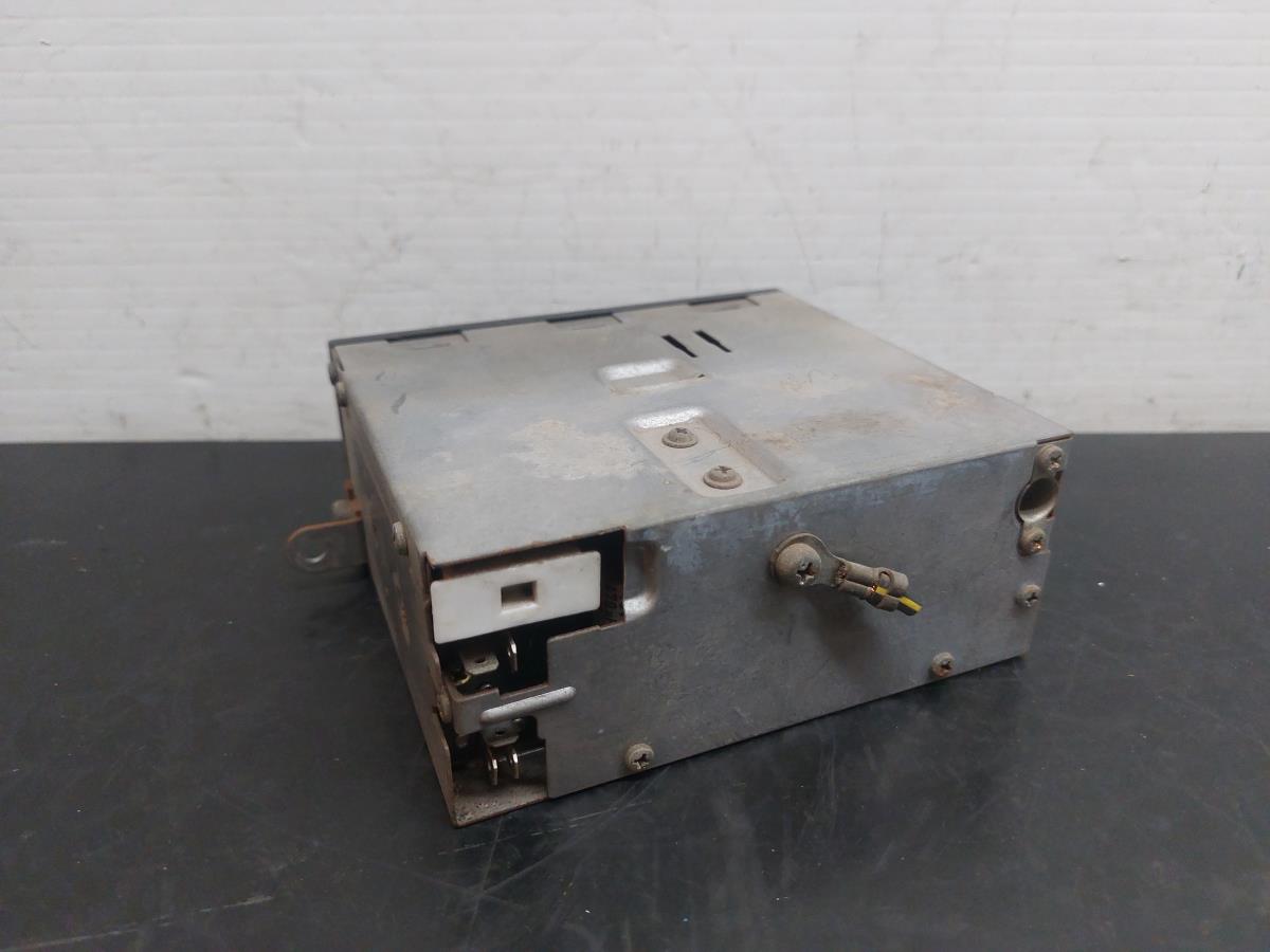 Rádio / auto-rádio TOYOTA Corolla Sedan (KE_) Imagem-2