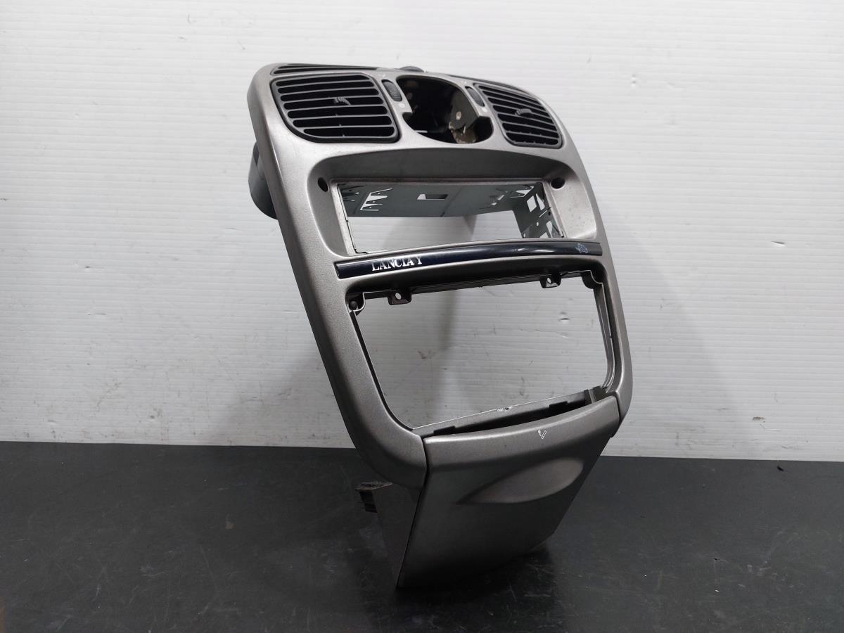 Moldura da consola central / rádio / aro LANCIA Y (840_)