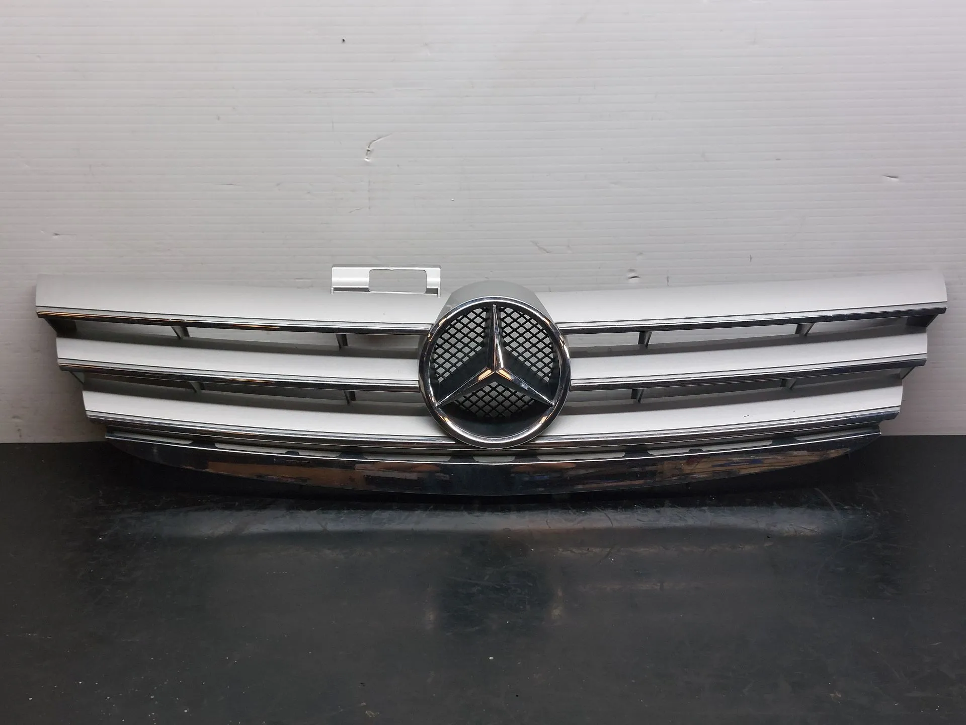Rejilla delantera MERCEDES-BENZ Classe A (W169)