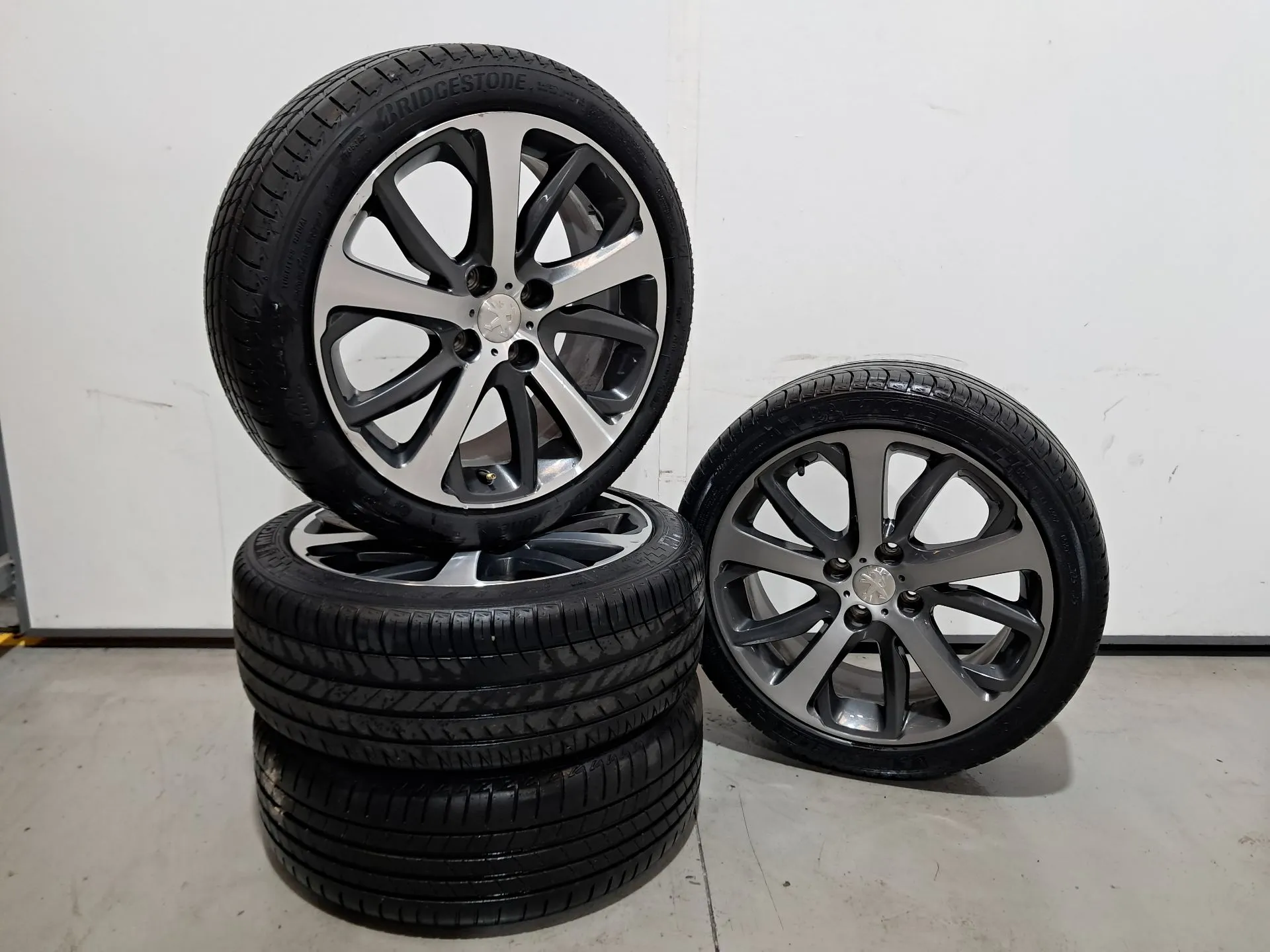 Conjunto de jantes PEUGEOT 208