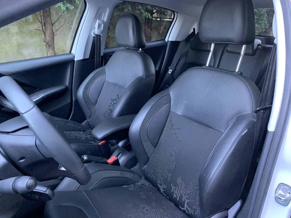 Conjunto de bancos PEUGEOT 208