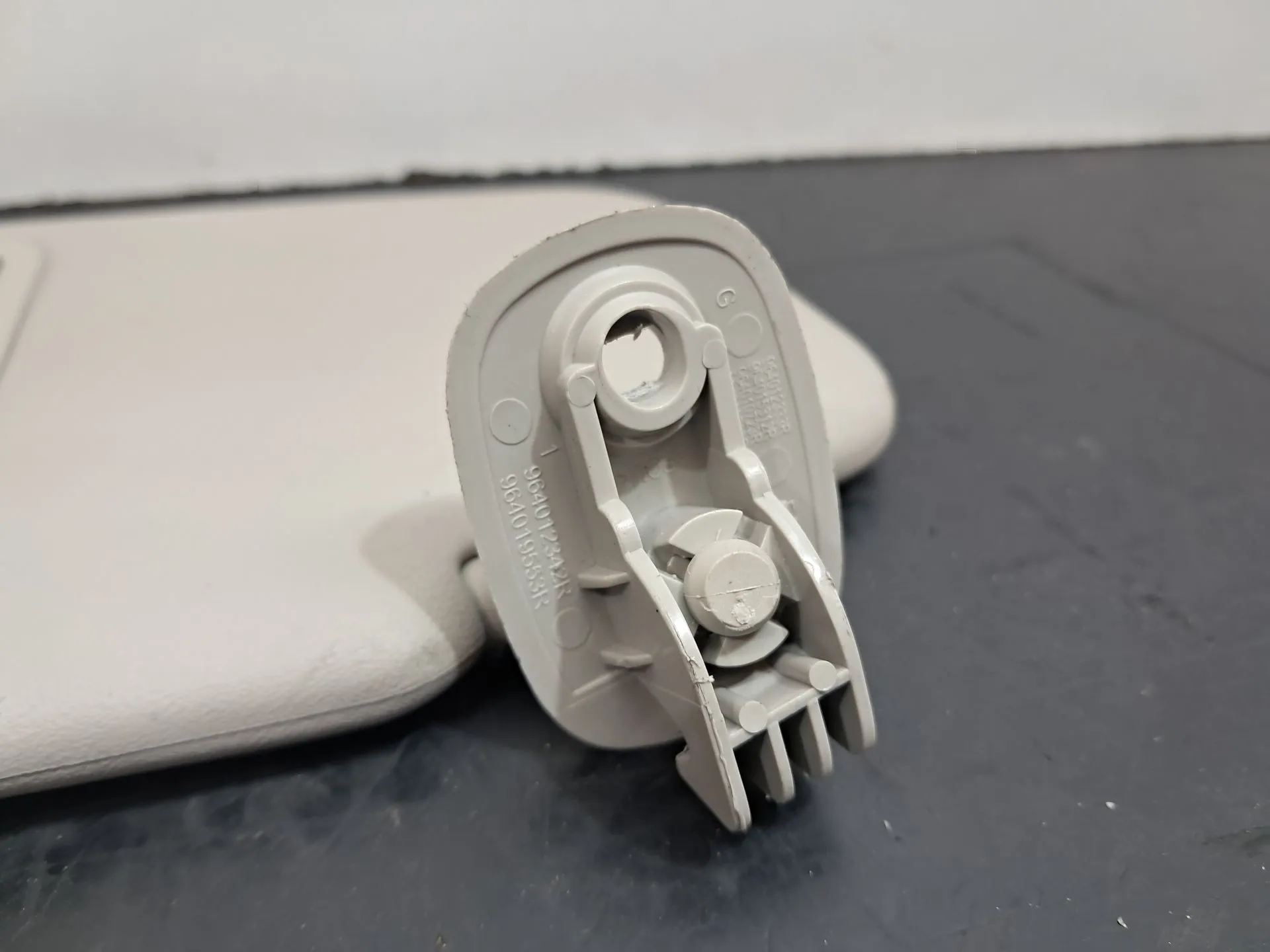 Pála de sol esquerda DACIA Duster (HM_) Imagem-3