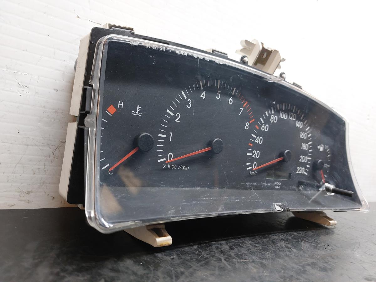 Quadrante / Cuadro de instrumentos TOYOTA Corolla Hatchback (_E12_) Imagem-1
