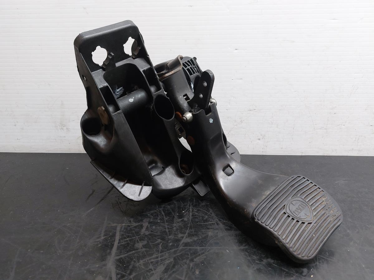 Pedal LANCIA Musa (350_)