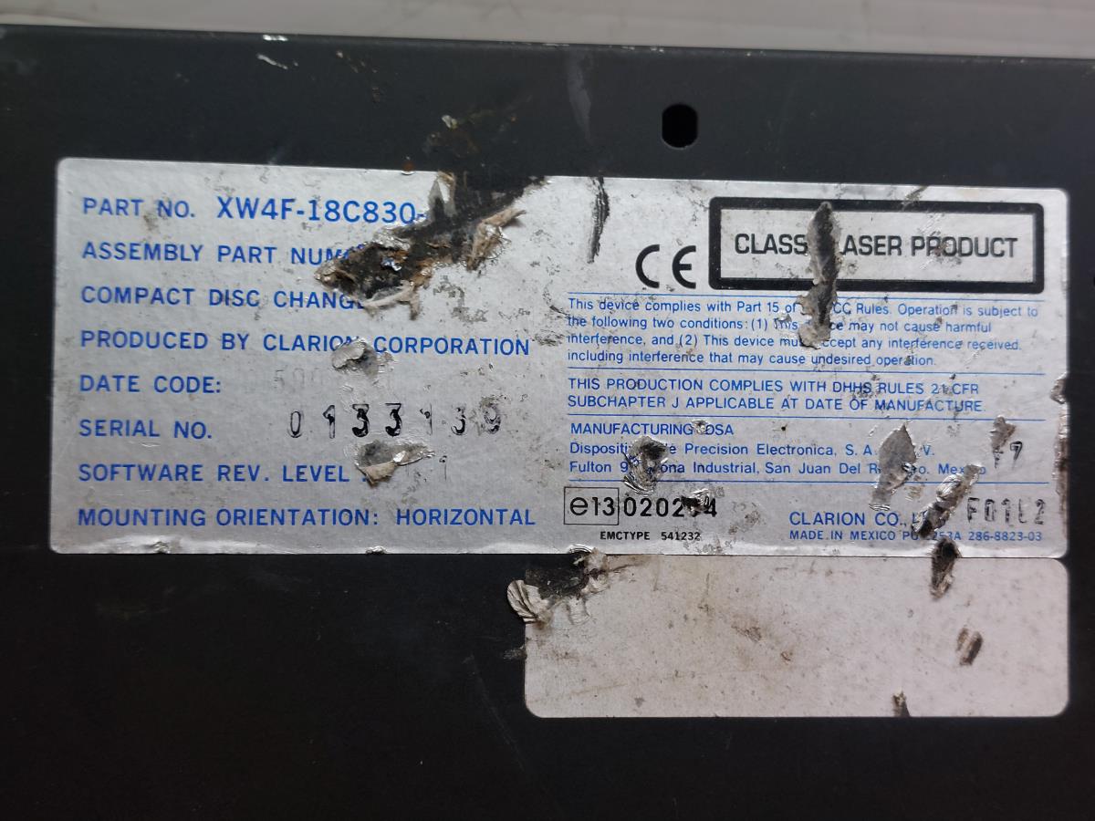 CD reader / box JAGUAR XJ (X308) Imagem-4