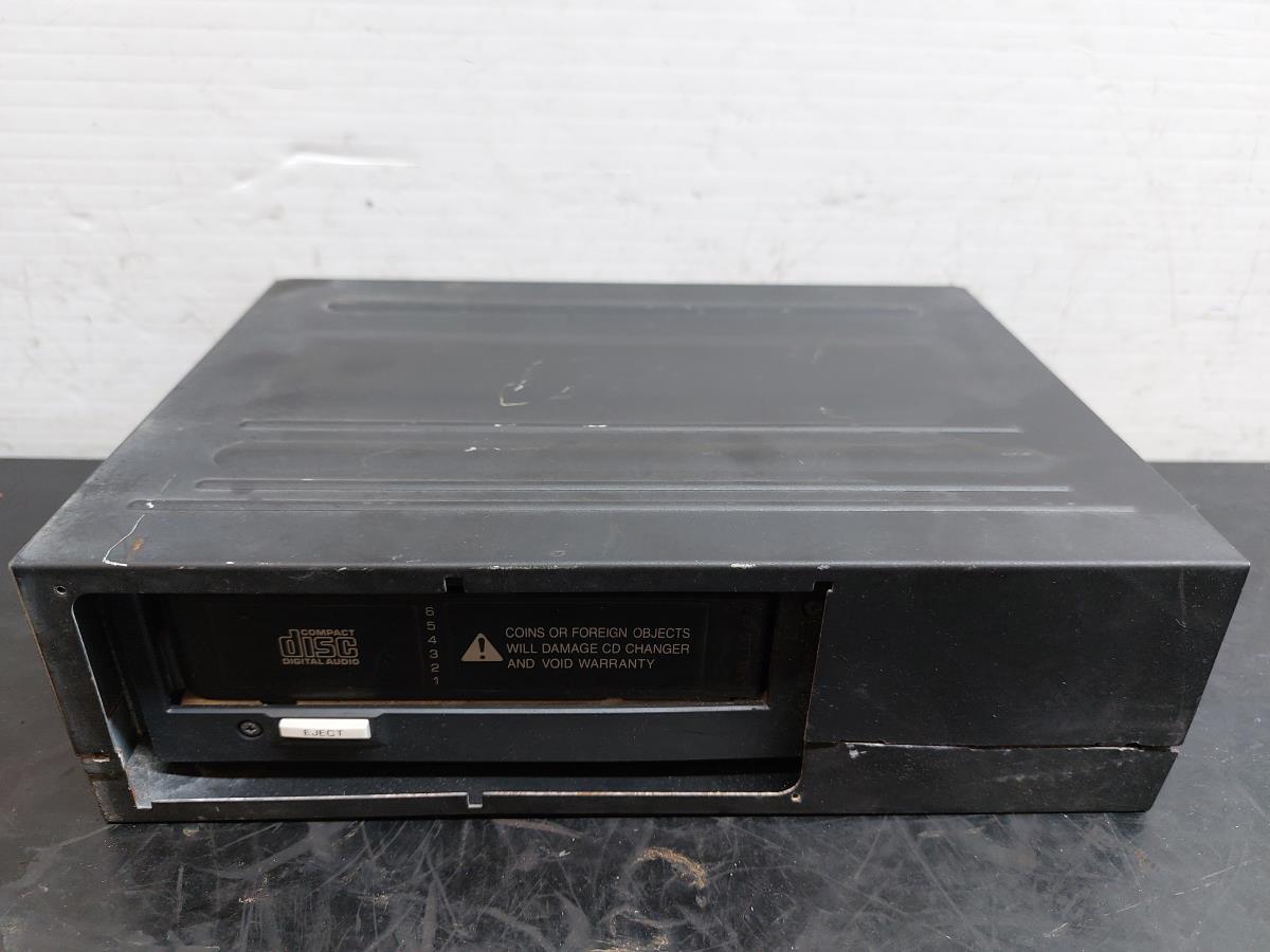 CD reader / box JAGUAR XJ (X308) Imagem-1