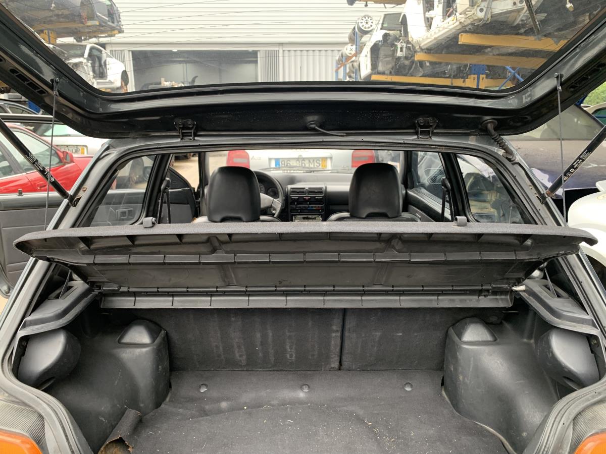 Chapeleira / tampo da mala TOYOTA Starlet (_P8_)