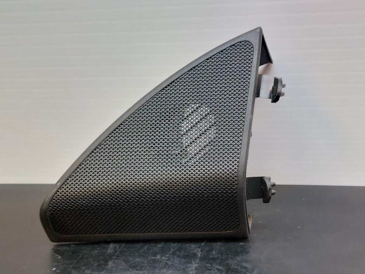 Tapa altavoces MERCEDES-BENZ Classe C (W205) Imagem-0