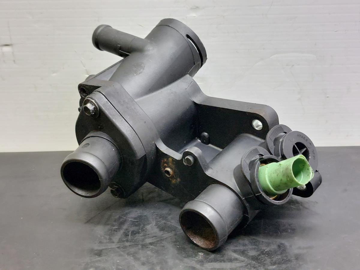Corpo termostato / termostato VOLKSWAGEN Golf IV (1J1) Imagem-0