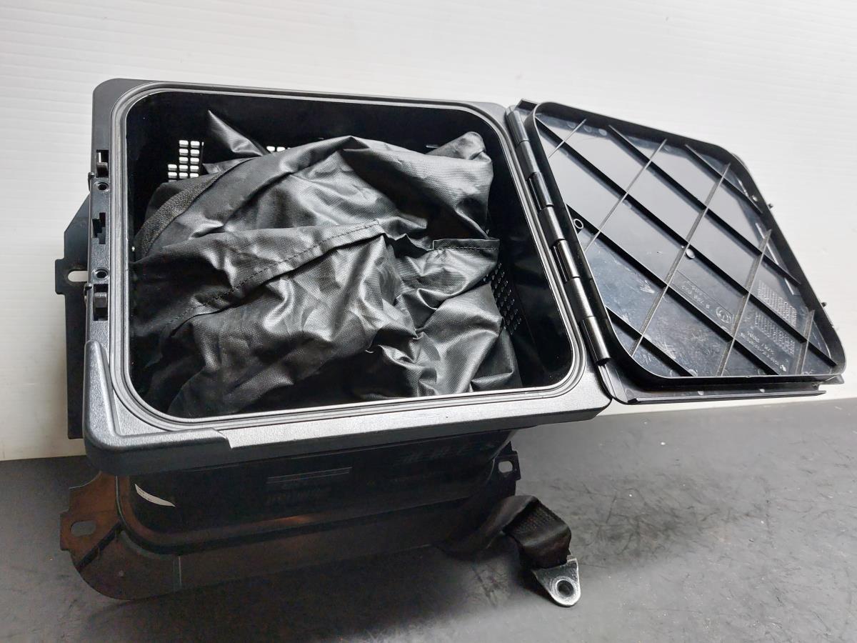 Generic cover BMW 6 Cabriolet (F12) Imagem-4