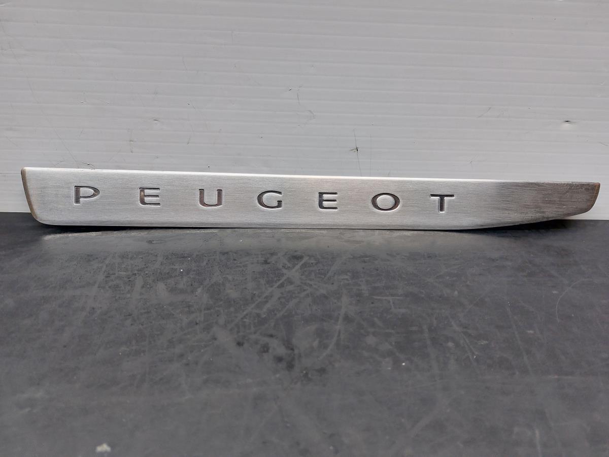 Rodapé / soleira porta frente direita PEUGEOT 308 SW II