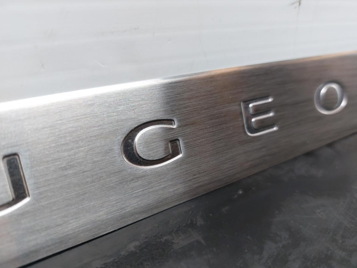 Rodapé / soleira porta frente direita PEUGEOT 308 SW II Imagem-2