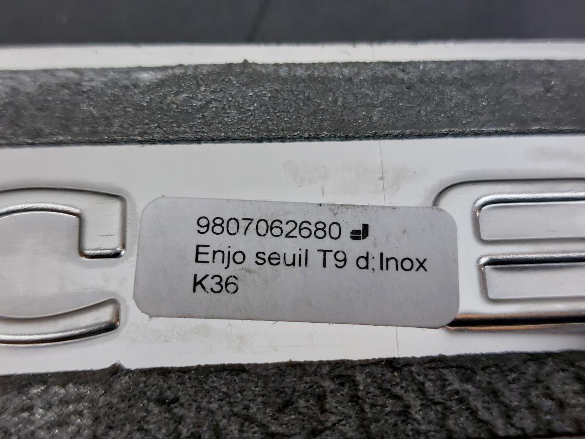 Rodapé / soleira porta frente direita PEUGEOT 308 SW II Imagem-10