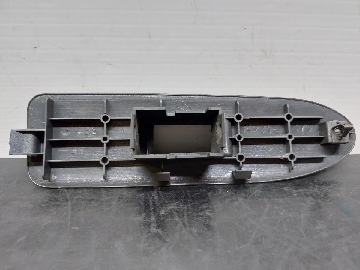 Moldura puerta delantera derecha TOYOTA Corolla Wagon (_E10_) Imagem-2
