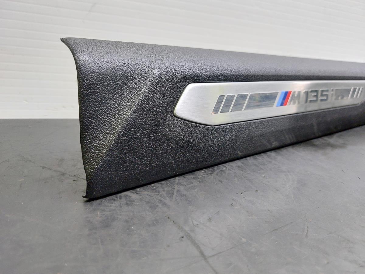 Seuil de porte avant Droite BMW 1 (F40) Imagem-1