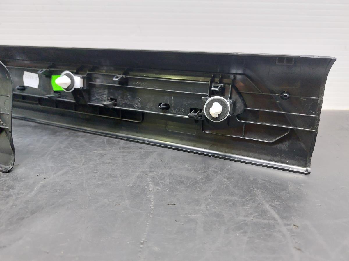 Seuil de porte avant Droite BMW 1 (F40) Imagem-6