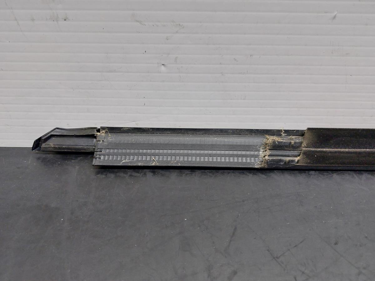 Modanatura porta anteriore destra BMW 1 (F40) Imagem-8