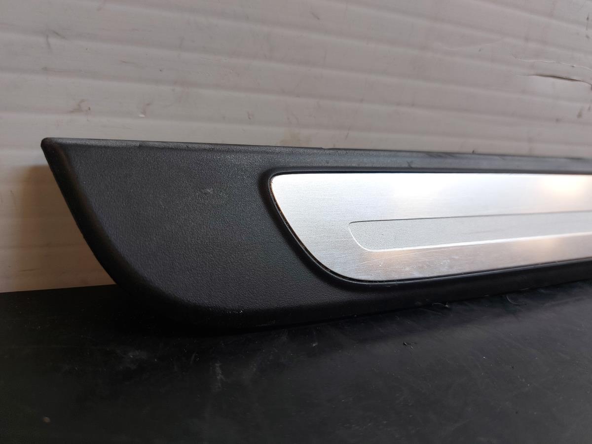 Embellecedor puerta Delantero Izquierdo AUDI A3 Sportback (8VA, 8VF) Imagem-1