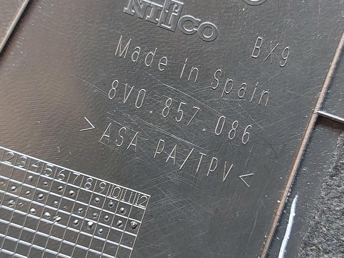 Coperchio / copertura generica AUDI A3 Sportback (8VA, 8VF) Imagem-2