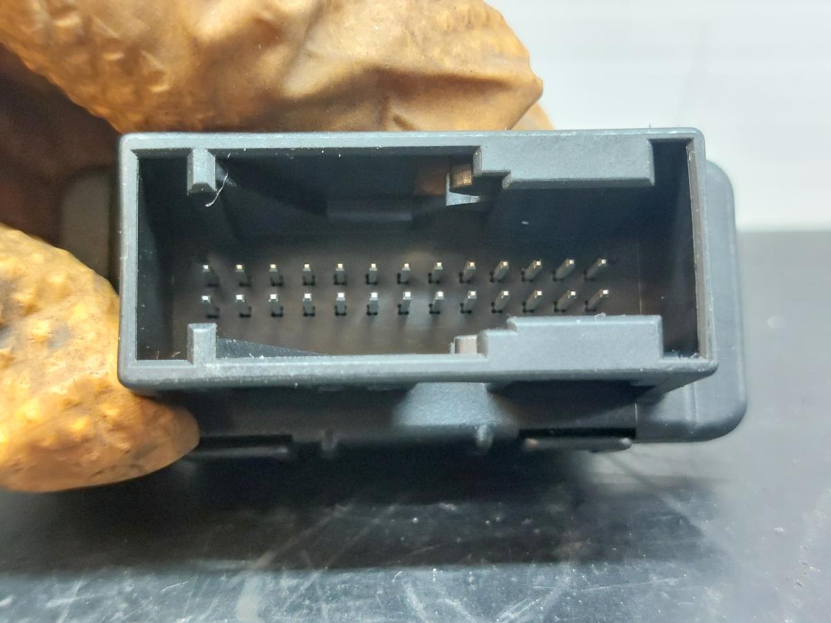 Ficha / conector OBD BMW 7 (G11, G12) Imagem-3