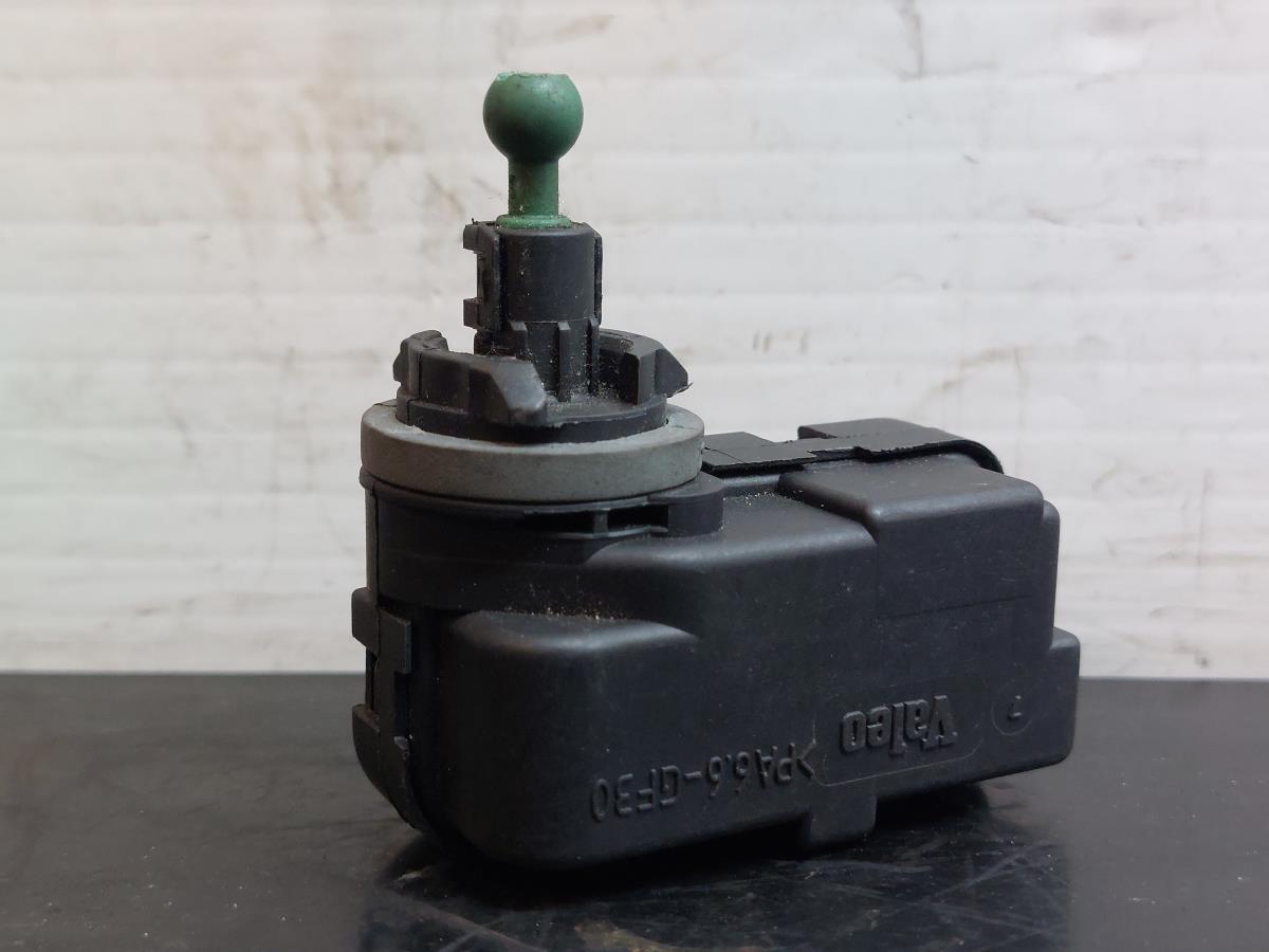 Motor de ajuste óptica / faro AUDI A4 (8E2, B6) Imagem-2