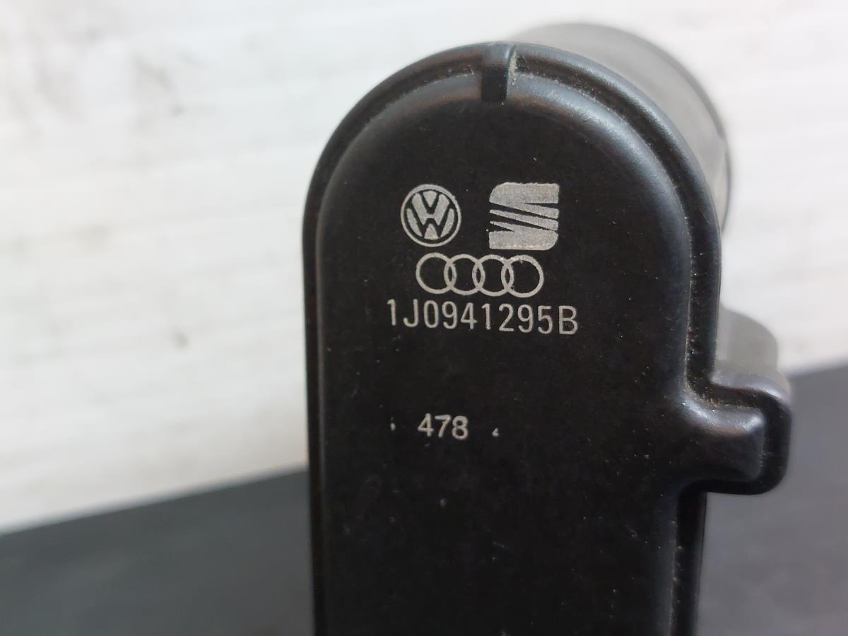 Moteur de réglage du niveau des phares VOLKSWAGEN Golf IV (1J1) Imagem-1