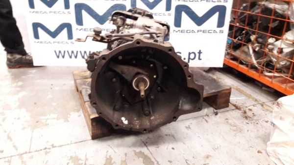 Caixa de velocidades manual NISSAN Cabstar Chassis (F22, H40)