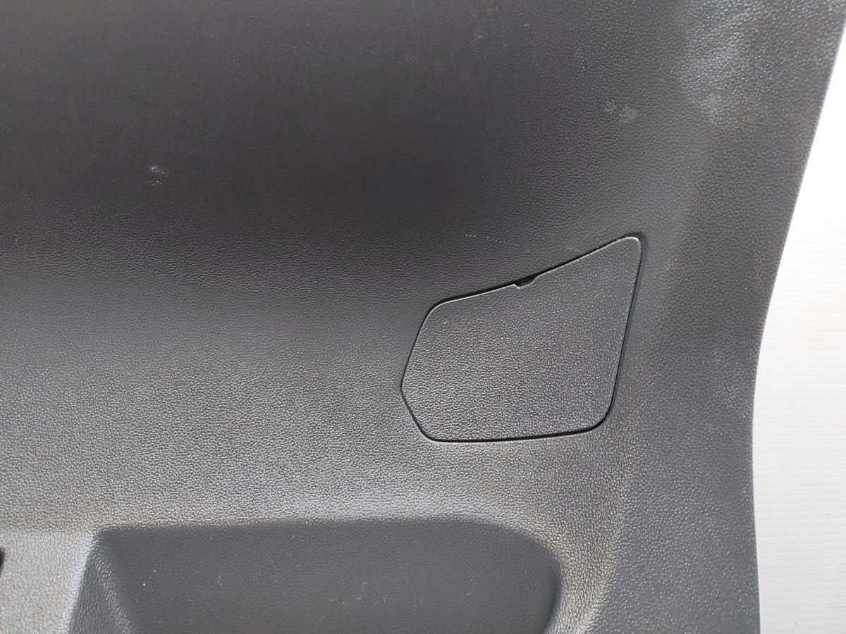 Forra da porta da mala VOLKSWAGEN T-Roc (A11) Imagem-13