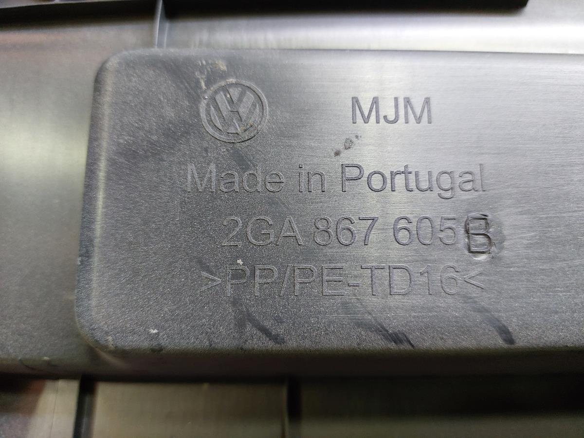Forra da porta da mala VOLKSWAGEN T-Roc (A11) Imagem-15