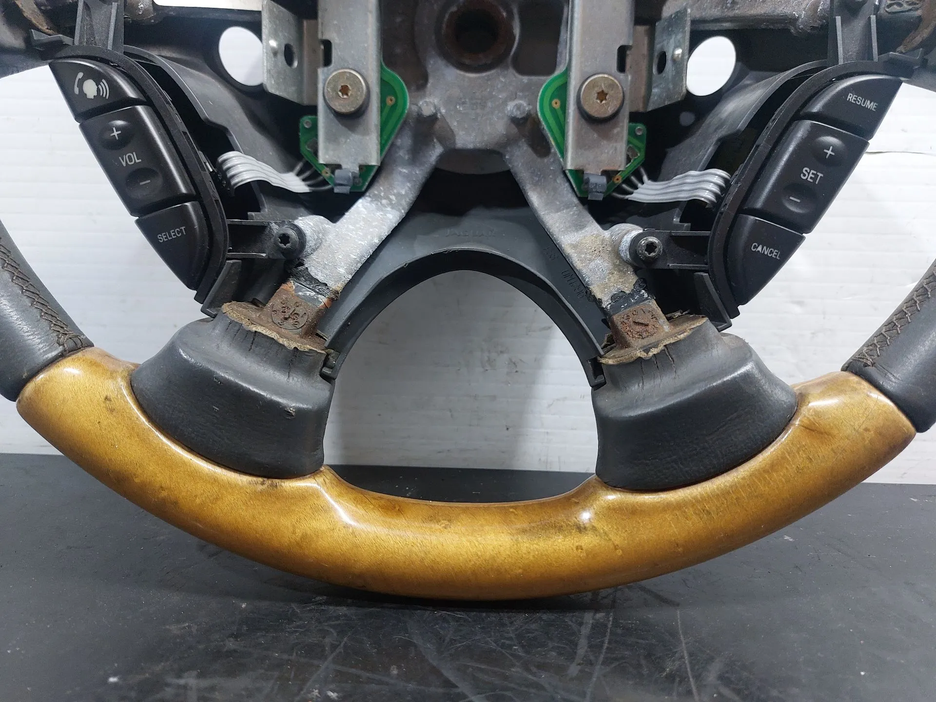 Steering wheel JAGUAR S-Type (X200) Imagem-1