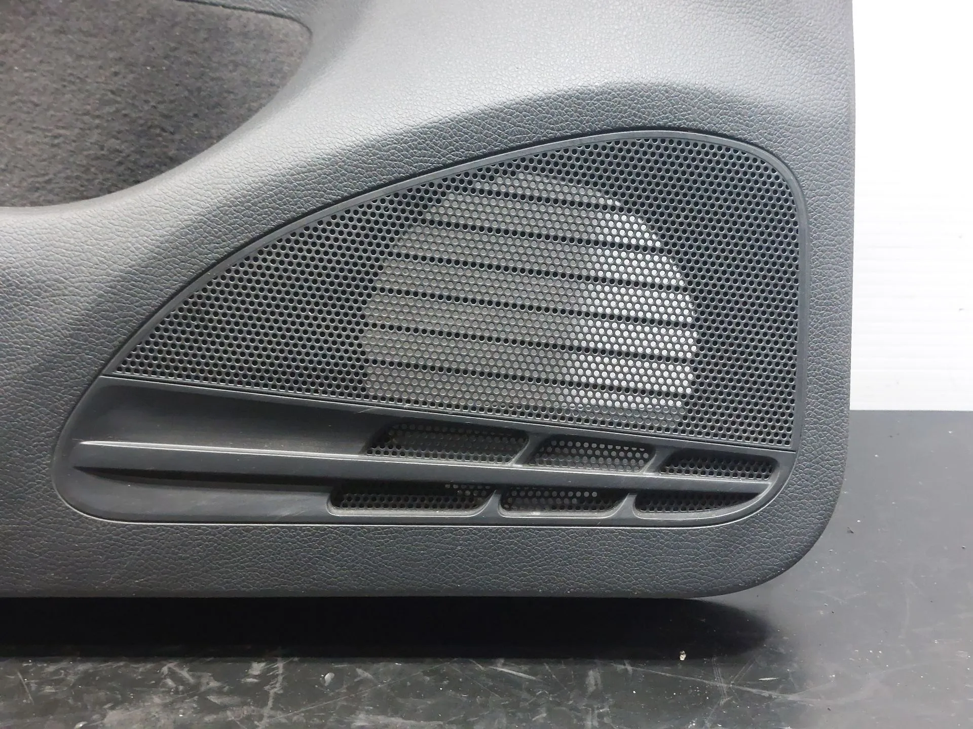 Revestimiento interior de puerta delantero izquierdo VOLKSWAGEN Golf VI (5K1) Imagem-1