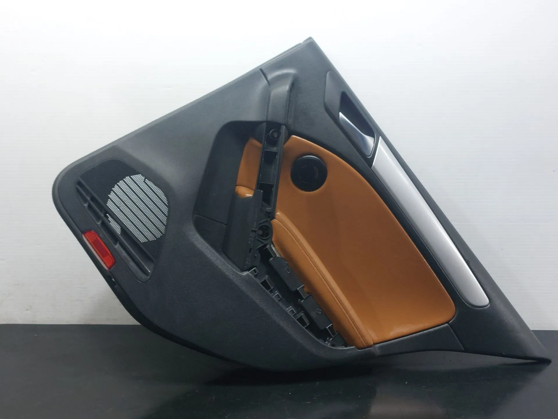 Panel puerta trasero derecho VOLKSWAGEN Golf VI (5K1)