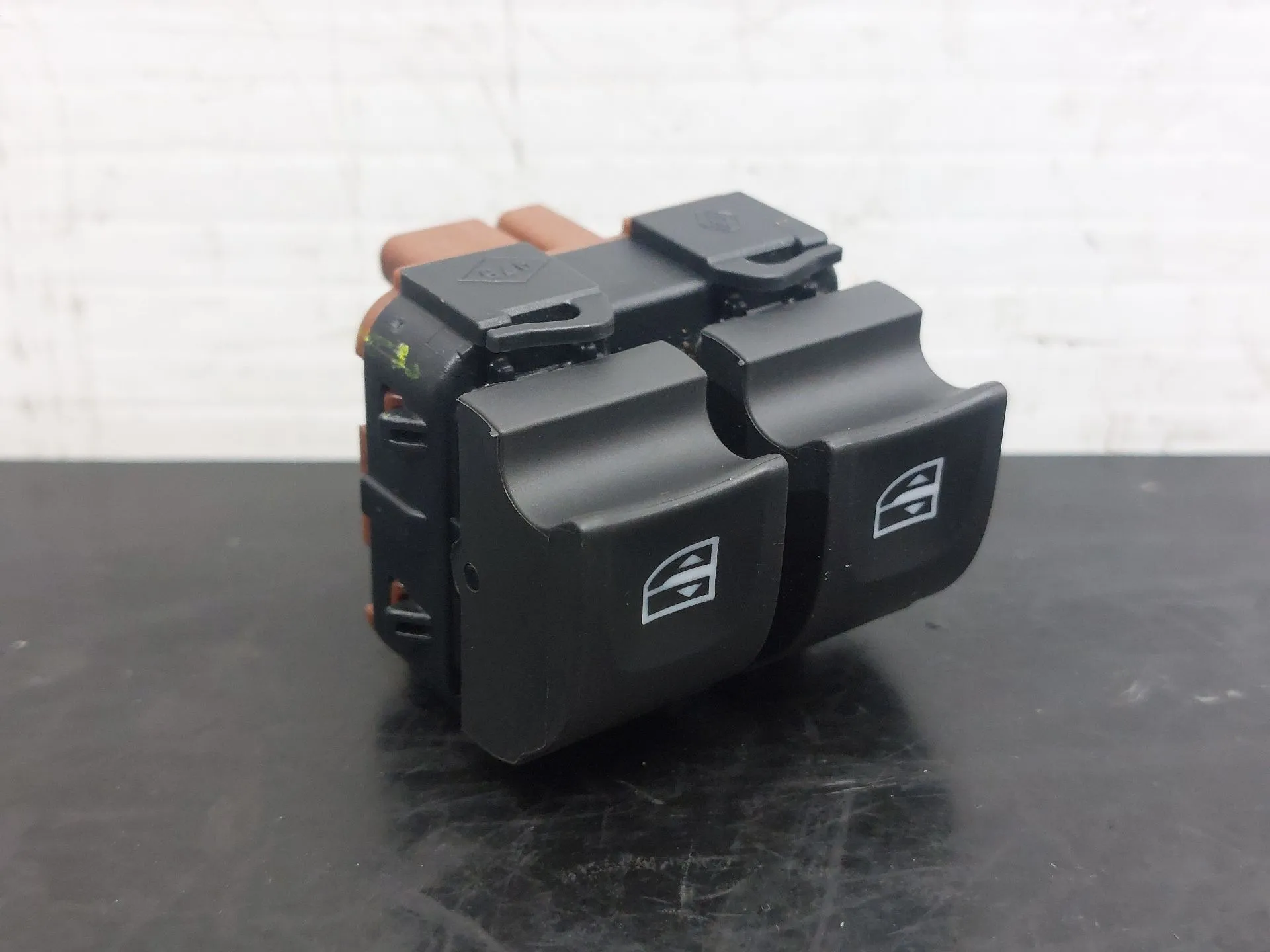 Comando / botão / interruptor vidros frente esquerdo DACIA Duster (HM_)