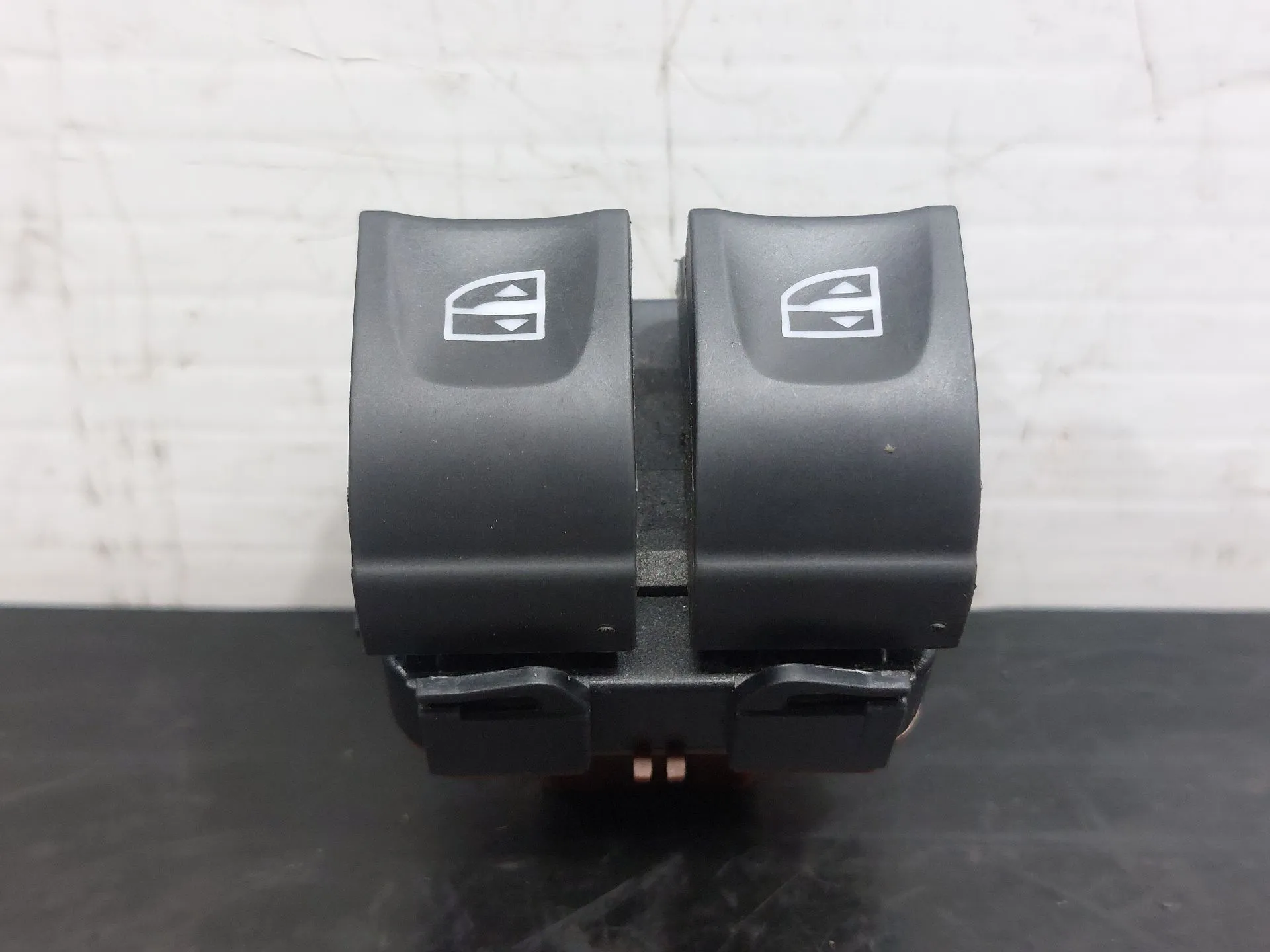 Comando / botão / interruptor vidros frente esquerdo DACIA Duster (HM_) Imagem-1