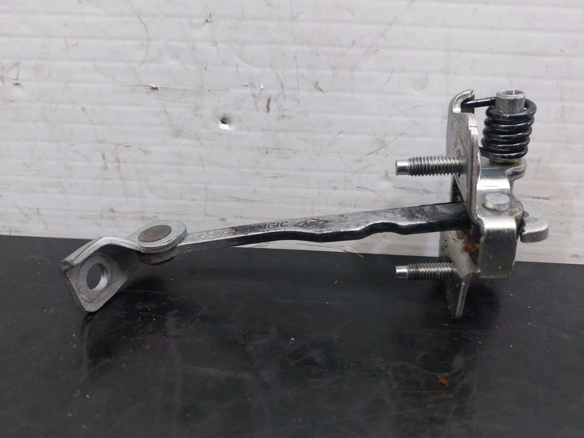 Esticador / limitador porta frente esquerdo DACIA Duster (HM_) Imagem-2