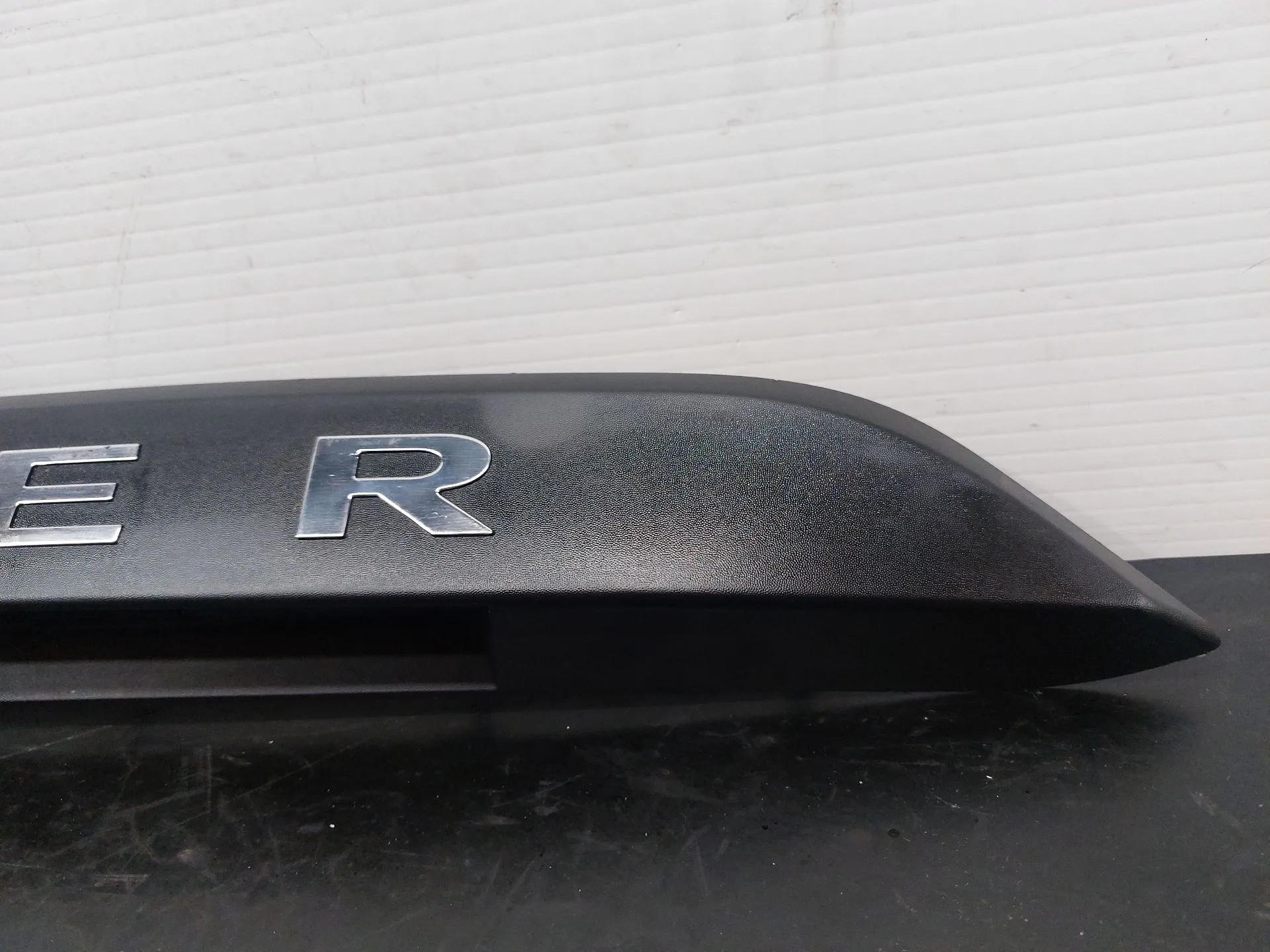 Friso da porta / tampa da mala DACIA Duster (HM_) Imagem-4