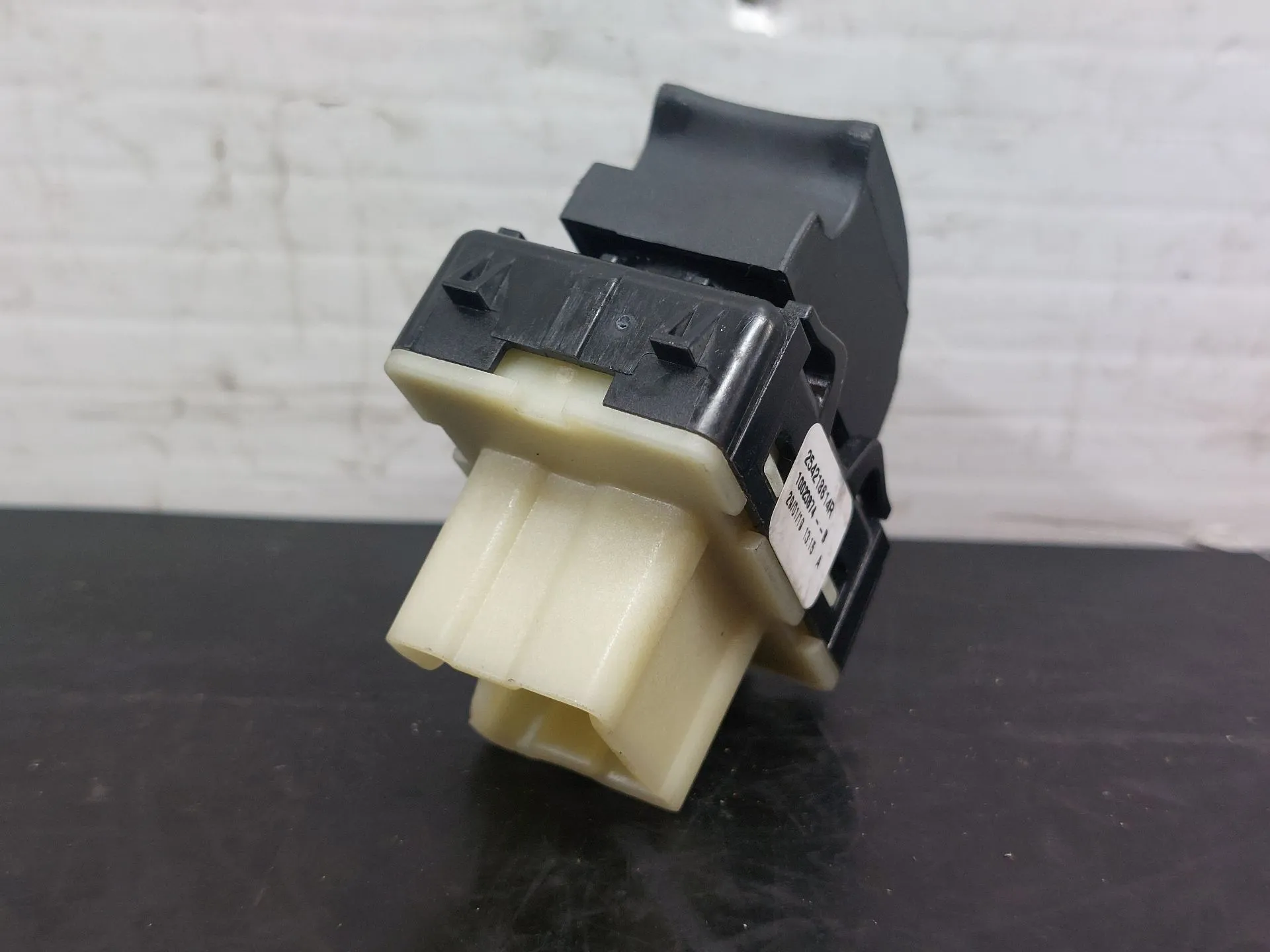 Comando / botão / interruptor vidros trás esquerdo DACIA Duster (HM_) Imagem-1