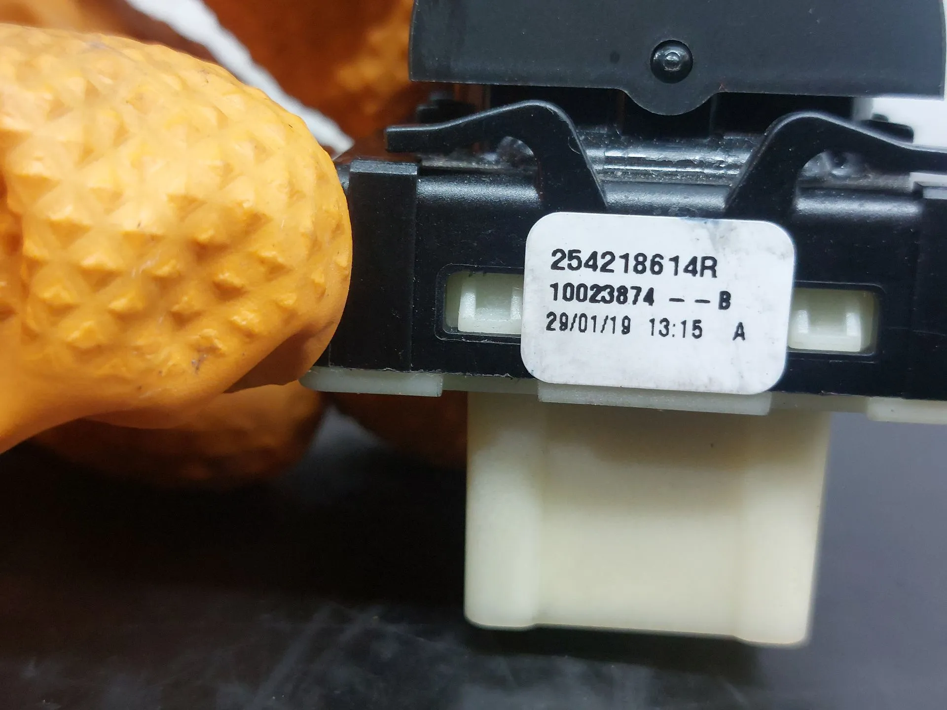 Comando / botão / interruptor vidros trás esquerdo DACIA Duster (HM_) Imagem-2