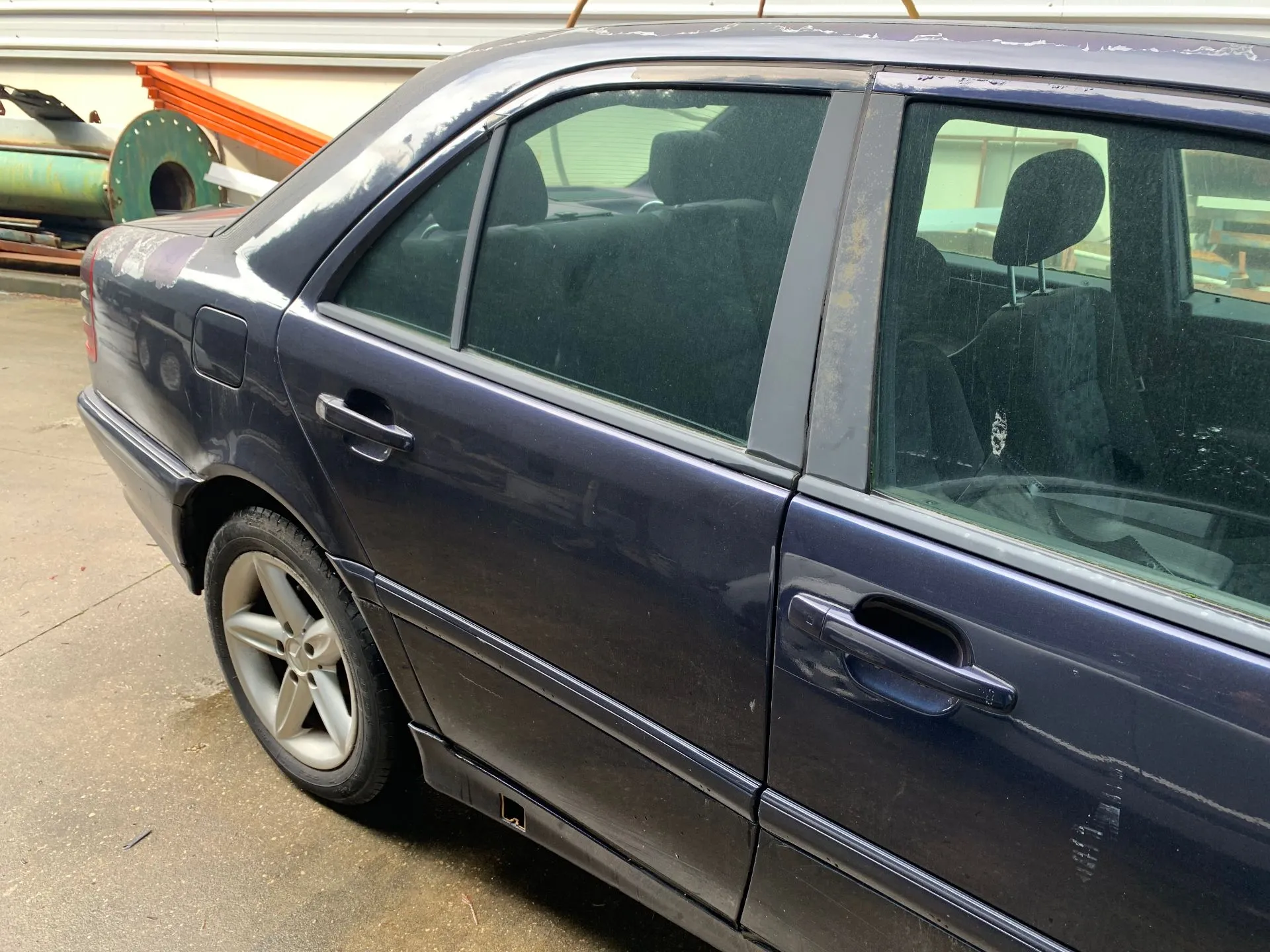 Porta trás direita MERCEDES-BENZ Classe C (W202) Imagem-1