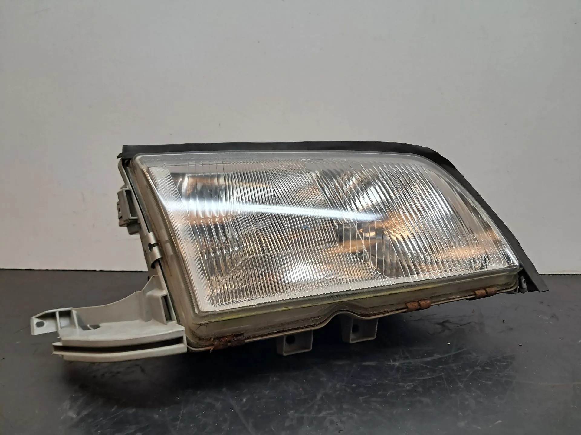 Right Headlight MERCEDES-BENZ Classe C (W202)