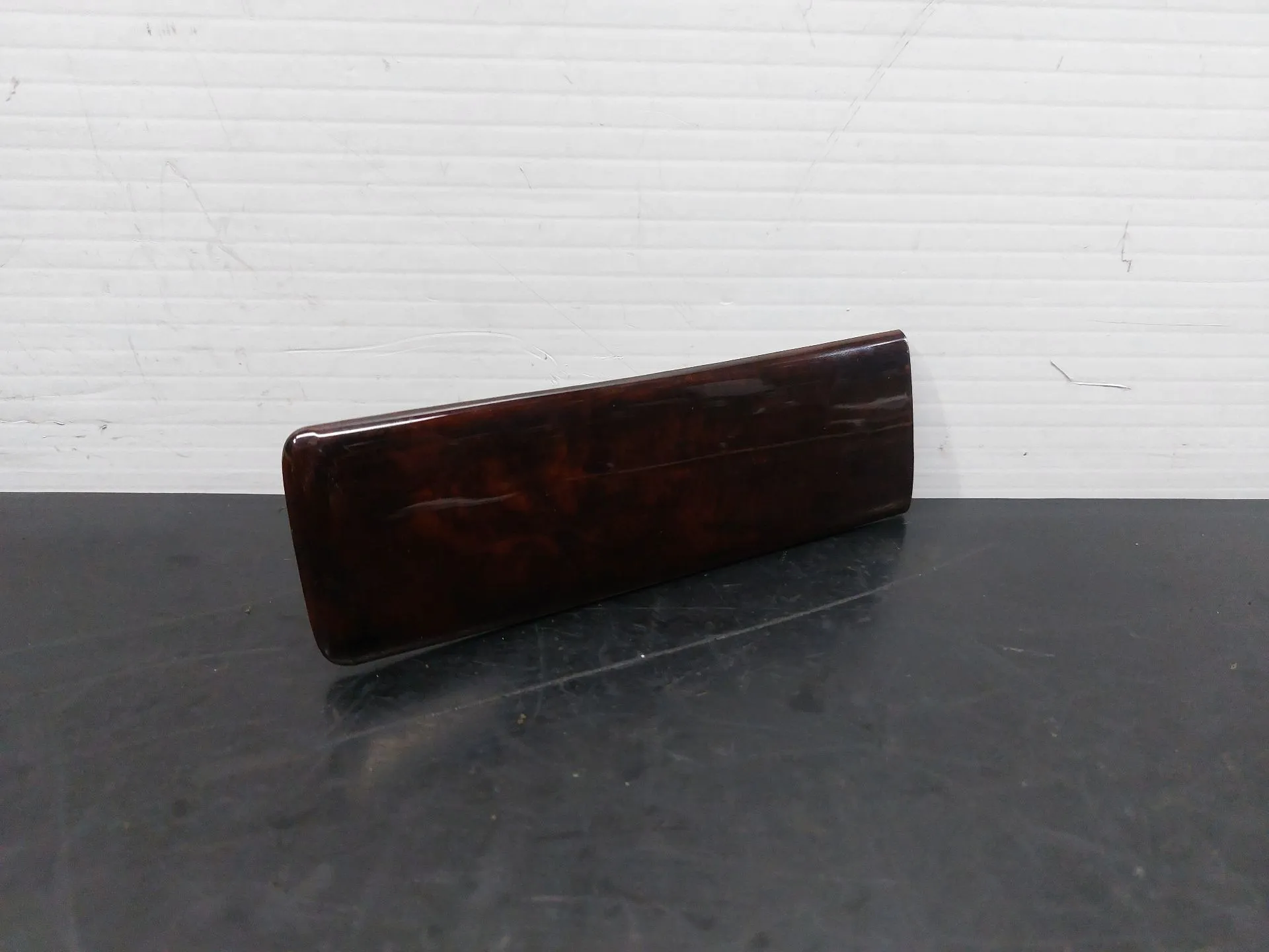 Friso tablier AUDI A6 (4A2, C4)