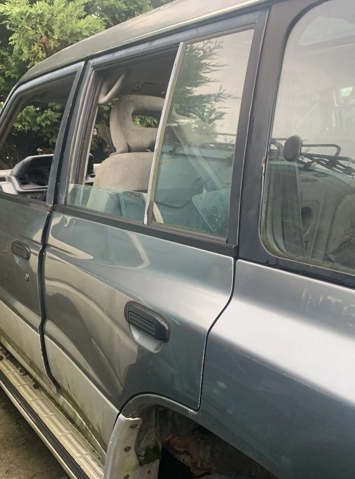 Porta posteriore sinistra MITSUBISHI Pajero II (V2_W, V3_W, V4_W)
