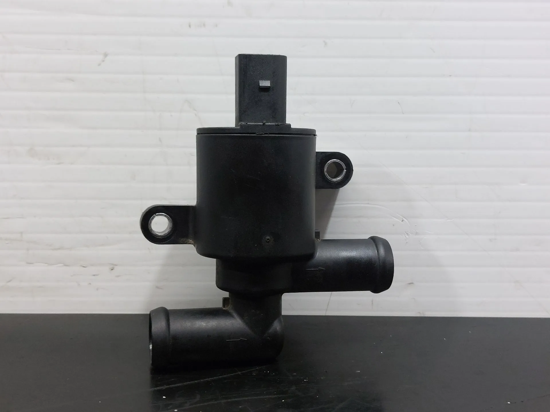 Bomba de água adicional AUDI A6 (4F2, C6)