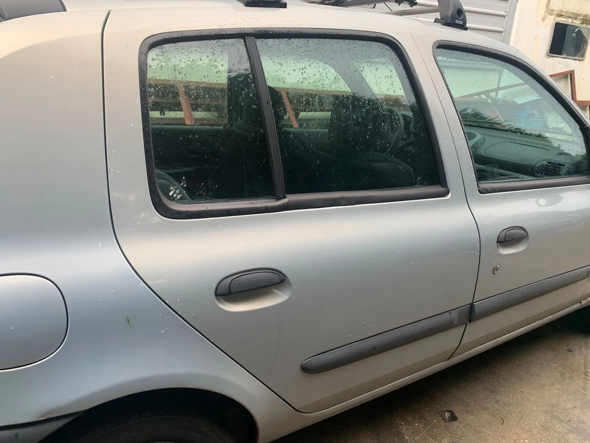 Porta trás direita RENAULT Clio II (BB0/1/2_, CB0/1/2_) Imagem-1