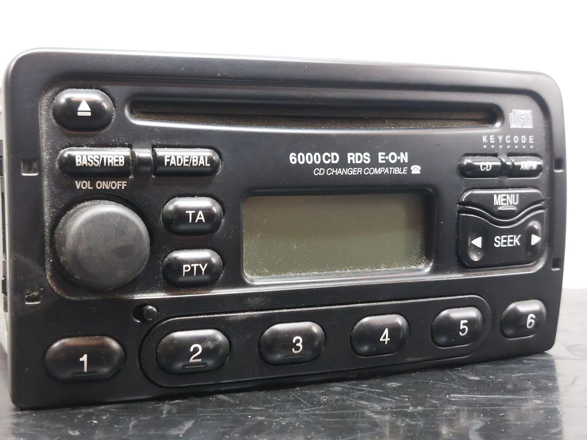 Rádio / auto-rádio FORD Focus I Carrinha (DNW) Imagem-1